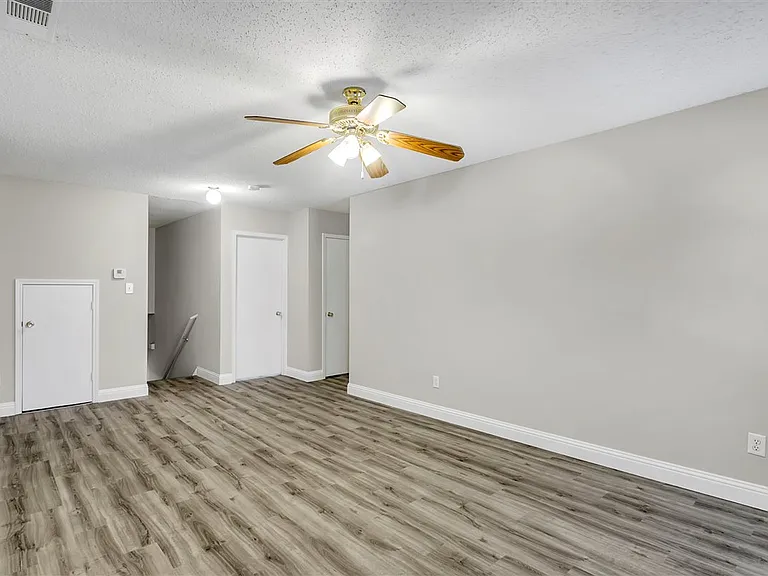 8105 Flowertree Dr — Photo 19