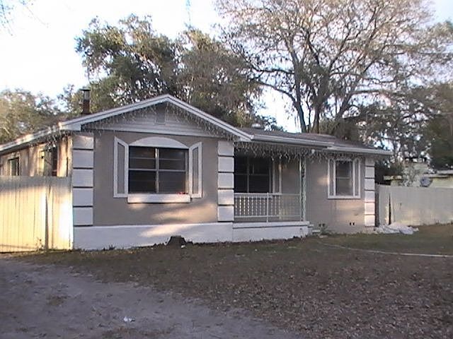 2nd image of 2410 Pinecrest Dr