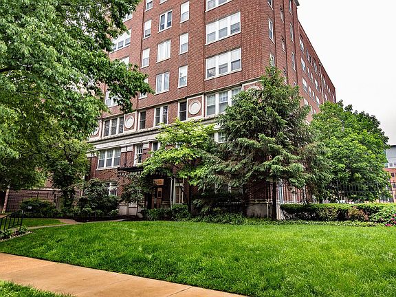 2nd image of 5330 Pershing Ave APT 501