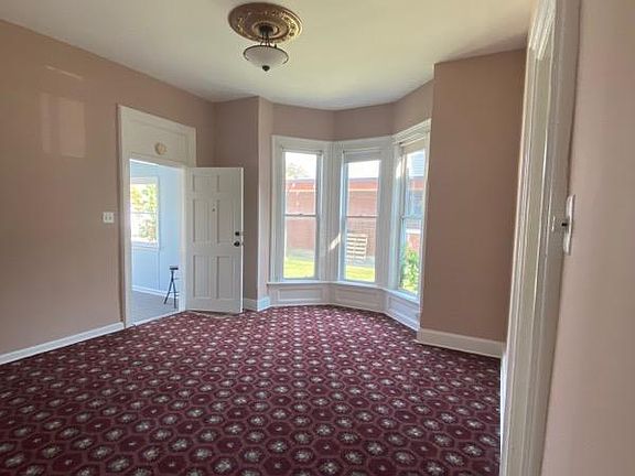 2nd image of 716 E Jefferson Blvd