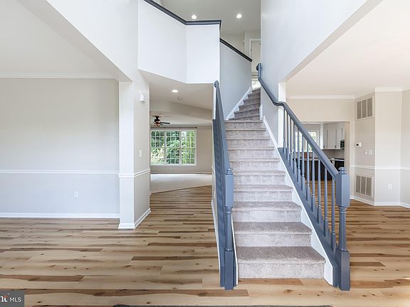 4th image of 271 Parker Pl