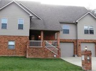 121 Lock Ln, Alum Creek, WV 25003