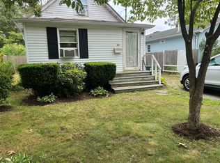 64 Prince St, Patchogue, NY 11772