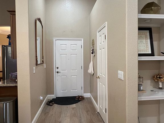 2nd image of 3963 Bridlewood Cir
