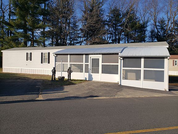 Car Port w/3 Season Room