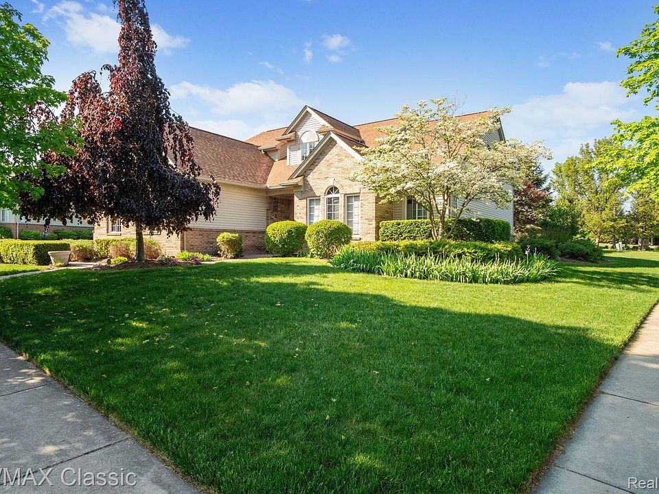 1st image of 1060 Woodside Dr