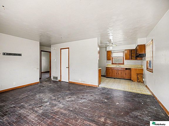 5th image of 4508 Huntington Ave