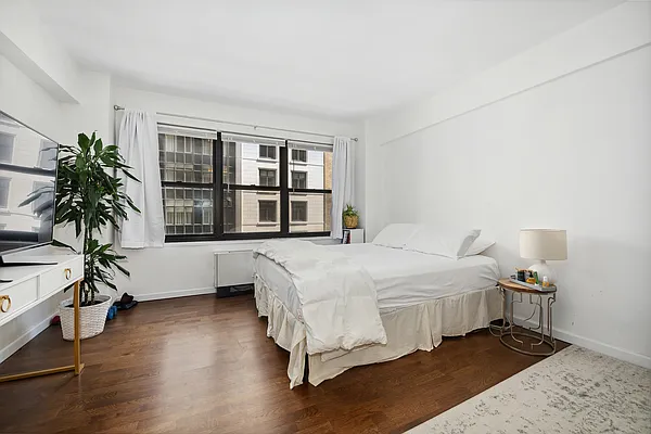 Rented by Corcoran | media 10