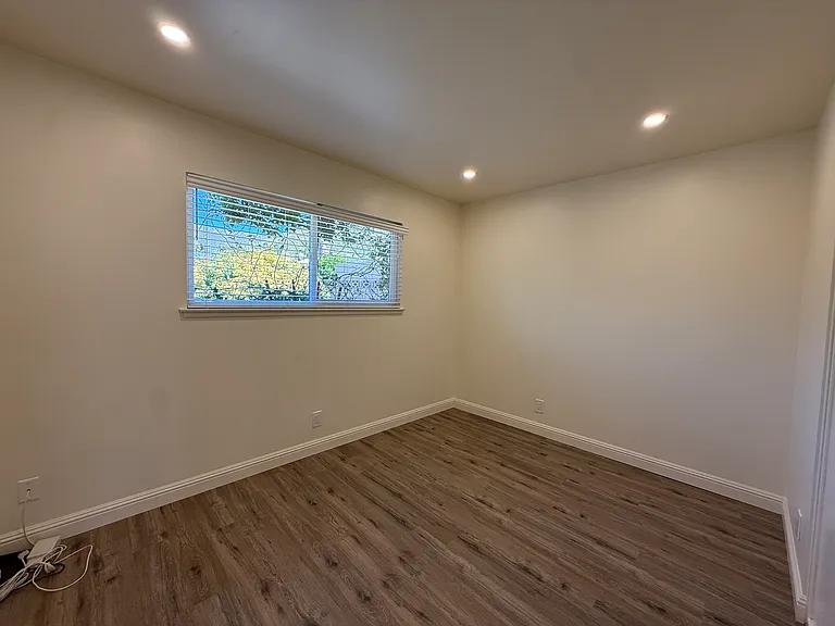 300 Amherst Pl — Photo 8