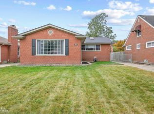 20956 Littlestone Rd, Harper Woods, MI 48225