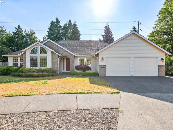 19196 Captains Ct, Oregon City, OR 97045