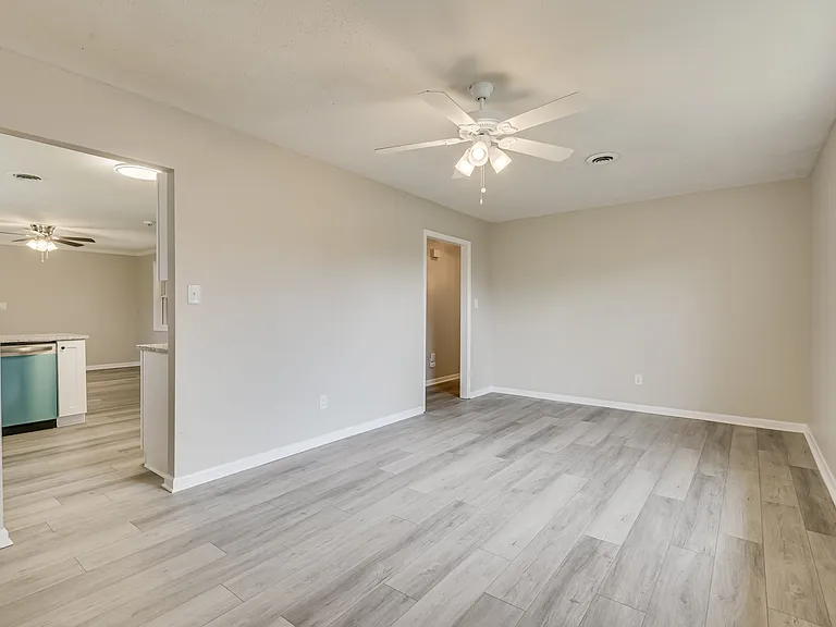 250 Almon Ct — Photo 11