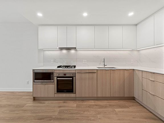 4th image of 308 Alderson Ave #910