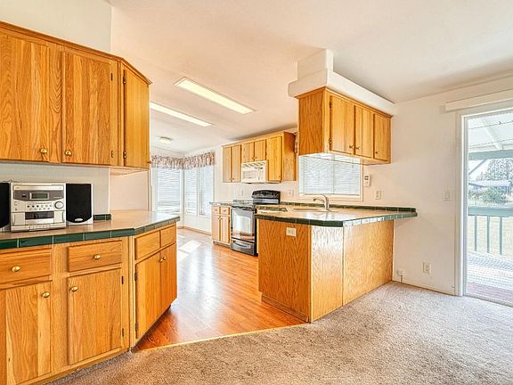 3rd image of 725 Martini Ln