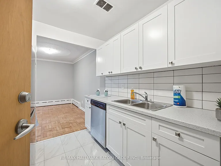 221 Russell Hill Rd #303 — Photo 2