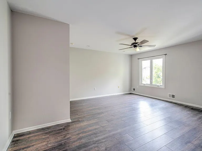 20 Tower Hill Dr #20 — Photo 18