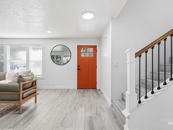 3rd image of 5560 S Cortez Pl
