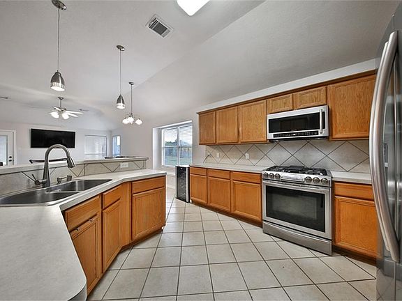 4th image of 5927 Coyote Echo Dr