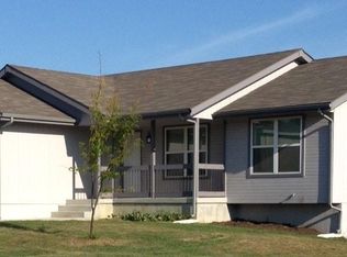 432 SE 44th St, Topeka, KS 66609