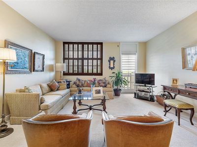 90 Edgewater Dr APT 321, Coral Gables, FL, 33133