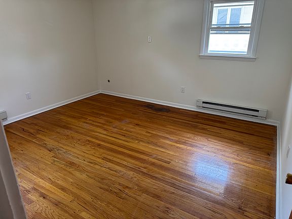 5th image of 484 N Midland Ave
