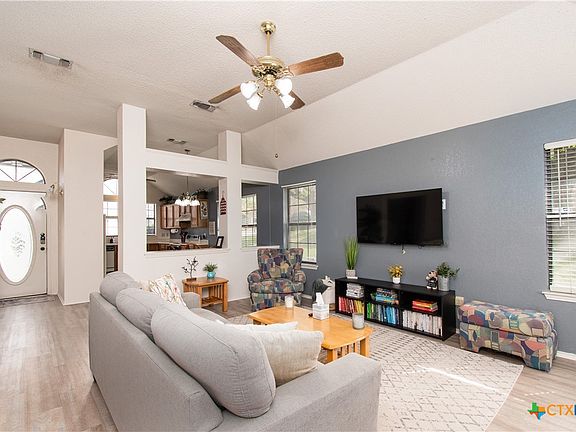 3rd image of 304 Blackfoot Dr