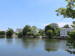 37 Harbor Ln #A1, New Rochelle, NY