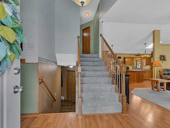 2nd image of 419 12th Ave N