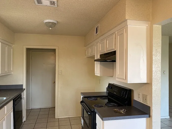 627 Overlook Ct — Photo 3