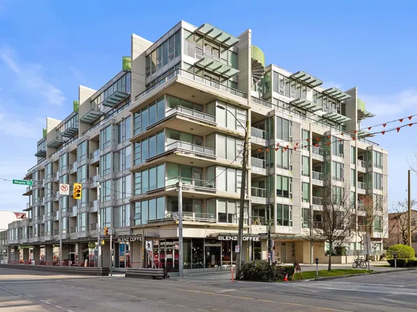 2528 Maple St #308, Vancouver, BC V6J 0B5