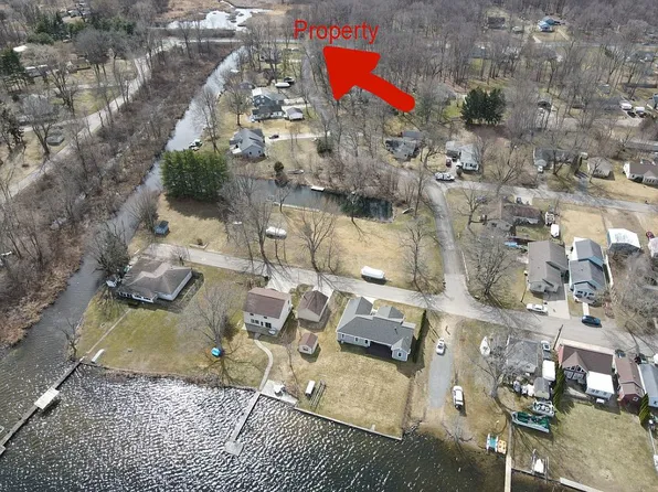 25176 Raymond Ave, Edwardsburg, MI 49112