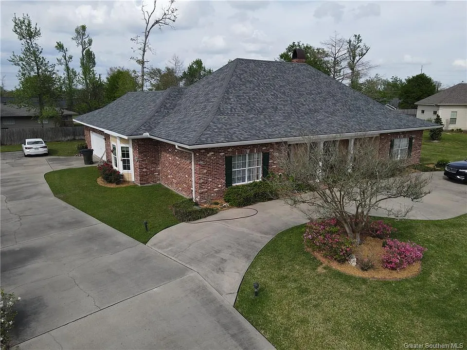 904 Belle Arbes Dr