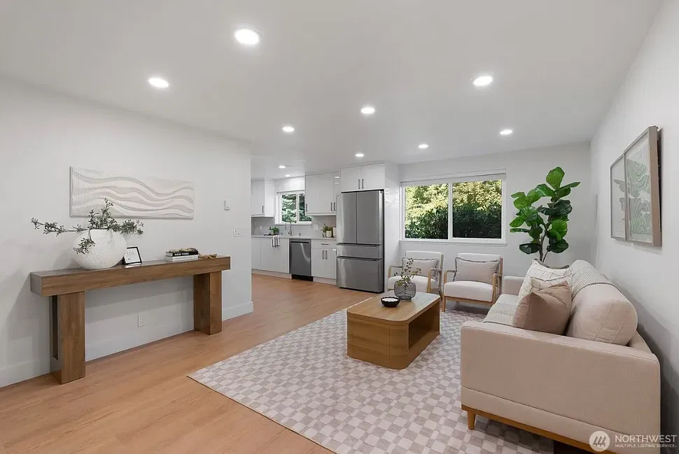 3 bed, 1596 sqft, $3,500 — Photo 3