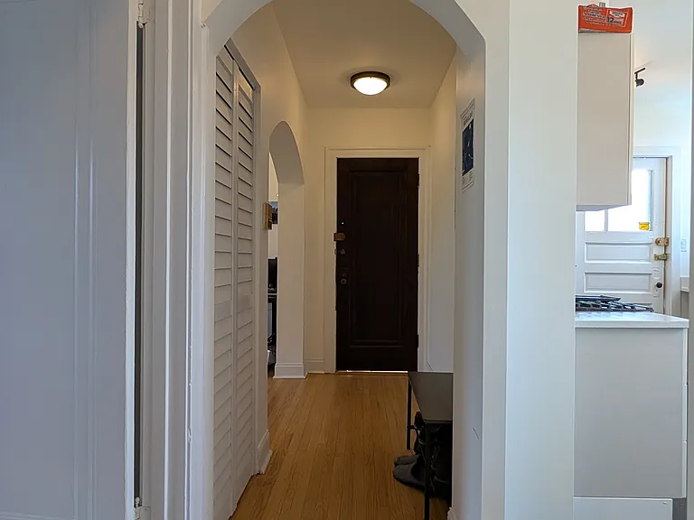 4529 N Greenview Ave #3 — Photo 4