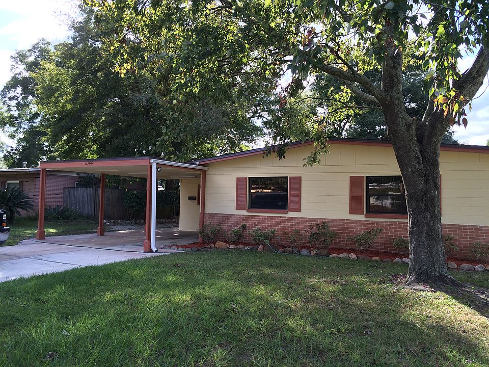 Front with carport