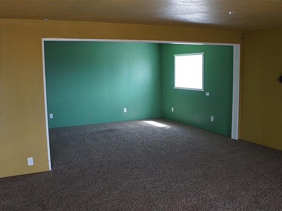 2nd image of 720150 E Highway 395 Hwy