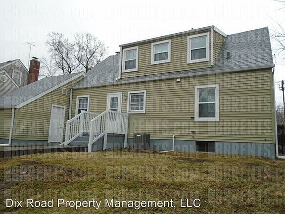 3rd image of 3406 Grand Ave