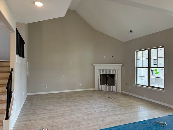 4th image of 165 Valleyview Ln