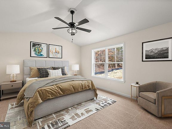 4th image of 61 Hemlock Ln