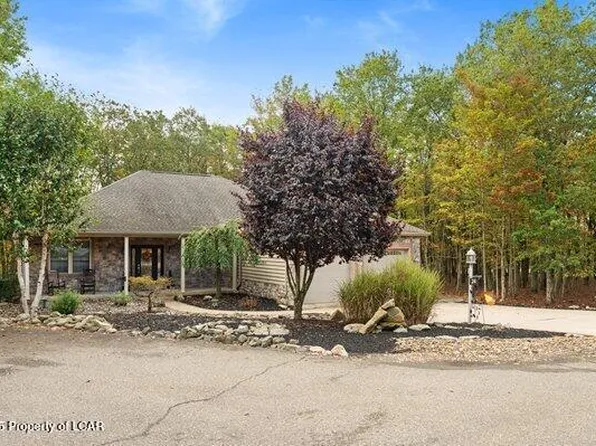 24 Masters Ln, Hazleton, PA 18202