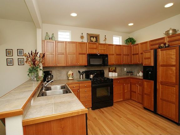 2nd image of 2427 NE Jewell Ln