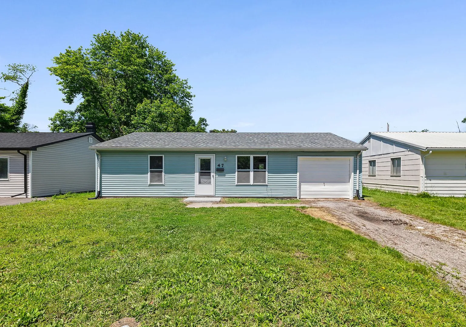 Newly Renovated 3 Bedroom home for Rent in Cahokia with garage — Photo 1