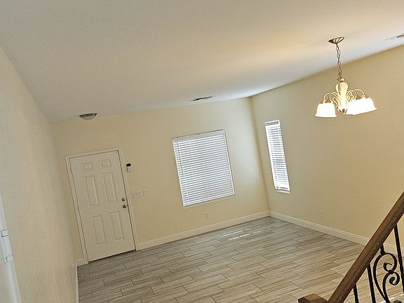 5th image of 15635 W Devonshire Ave