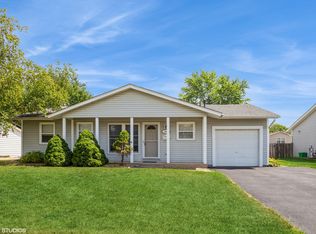 1033 Grissom Trl, Elk Grove Village, IL 60007