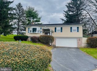 222 Oxford Dr, Lititz, PA 17543