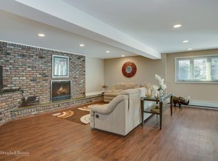 22 Jane Dr, Old Bethpage, NY 11804