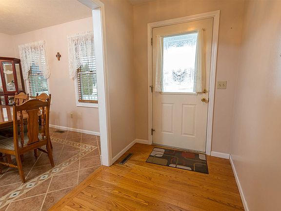 2nd image of 22272 Meadow Knoll Ct