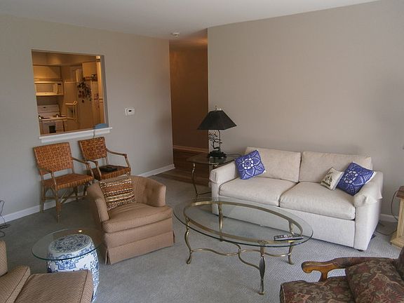 4th image of 1 Oak Brook Club Dr APT A304
