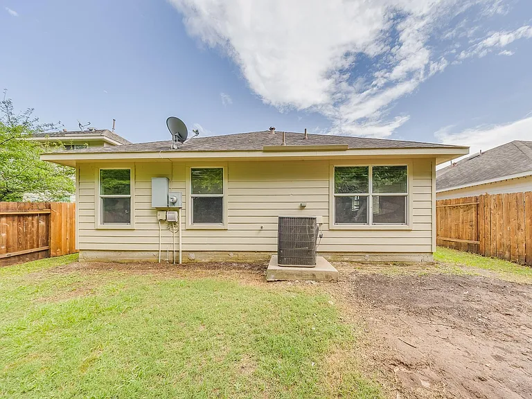 2515 Cypress Island Dr — Photo 33
