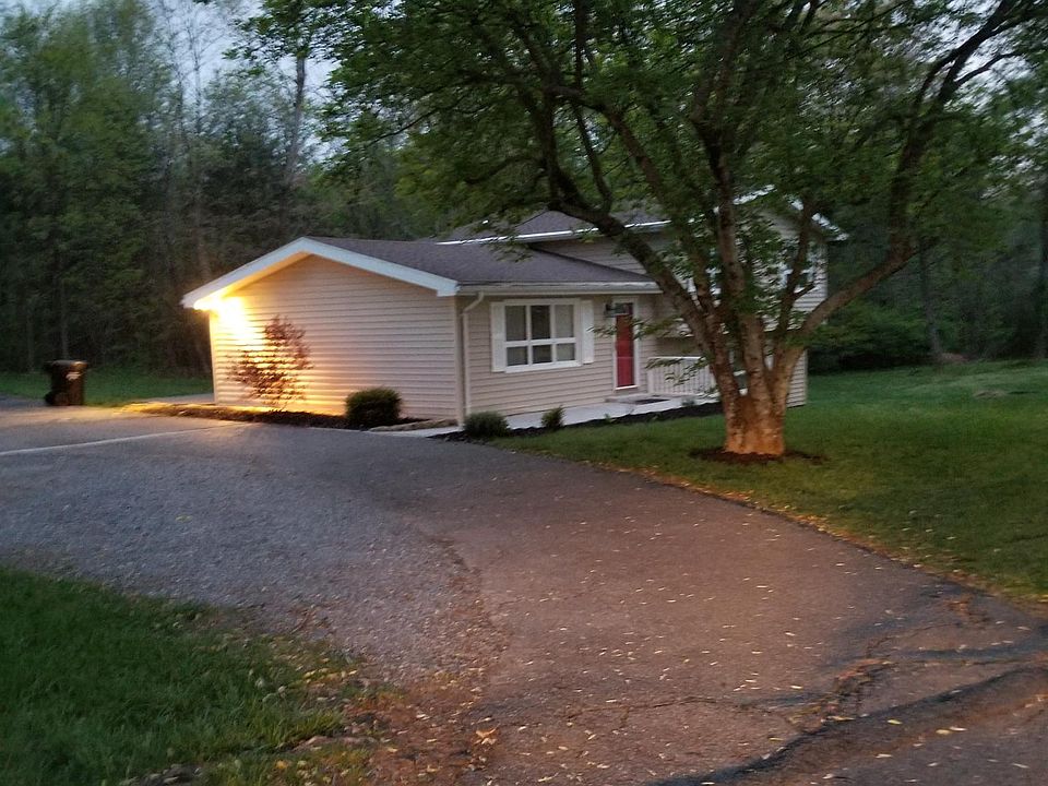 1st image of 121 Crozier Dr